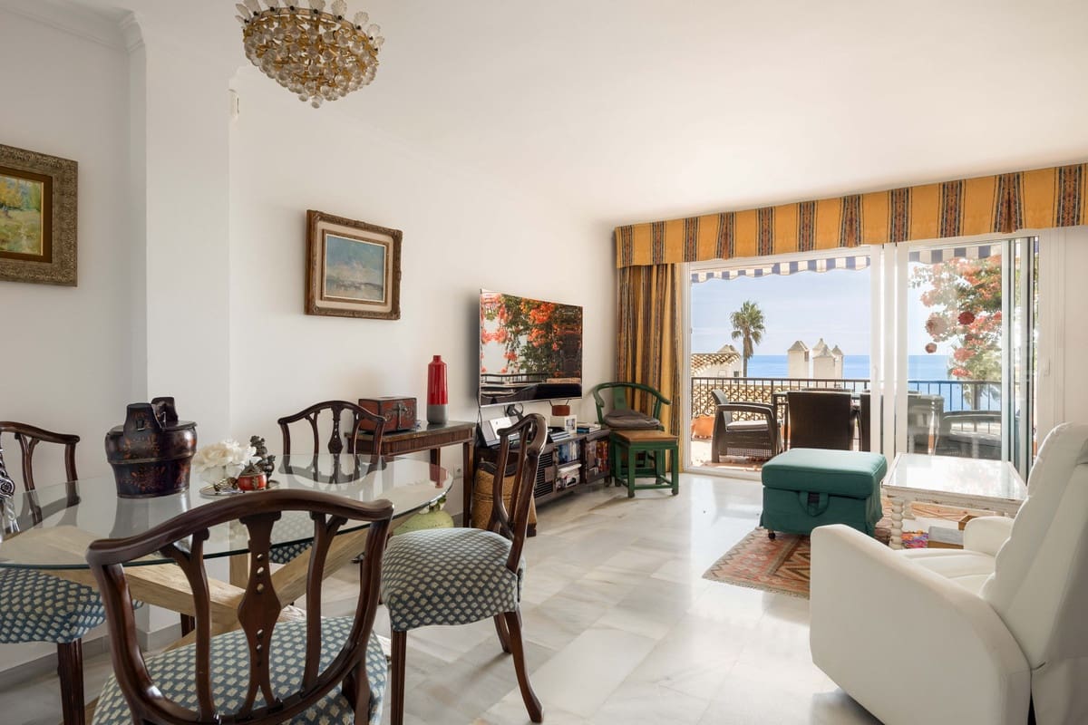 Apartamento de 2 habitaciones en Calahonda en venta con piscina garaje - 699.000 € (Ref: 10136047)
