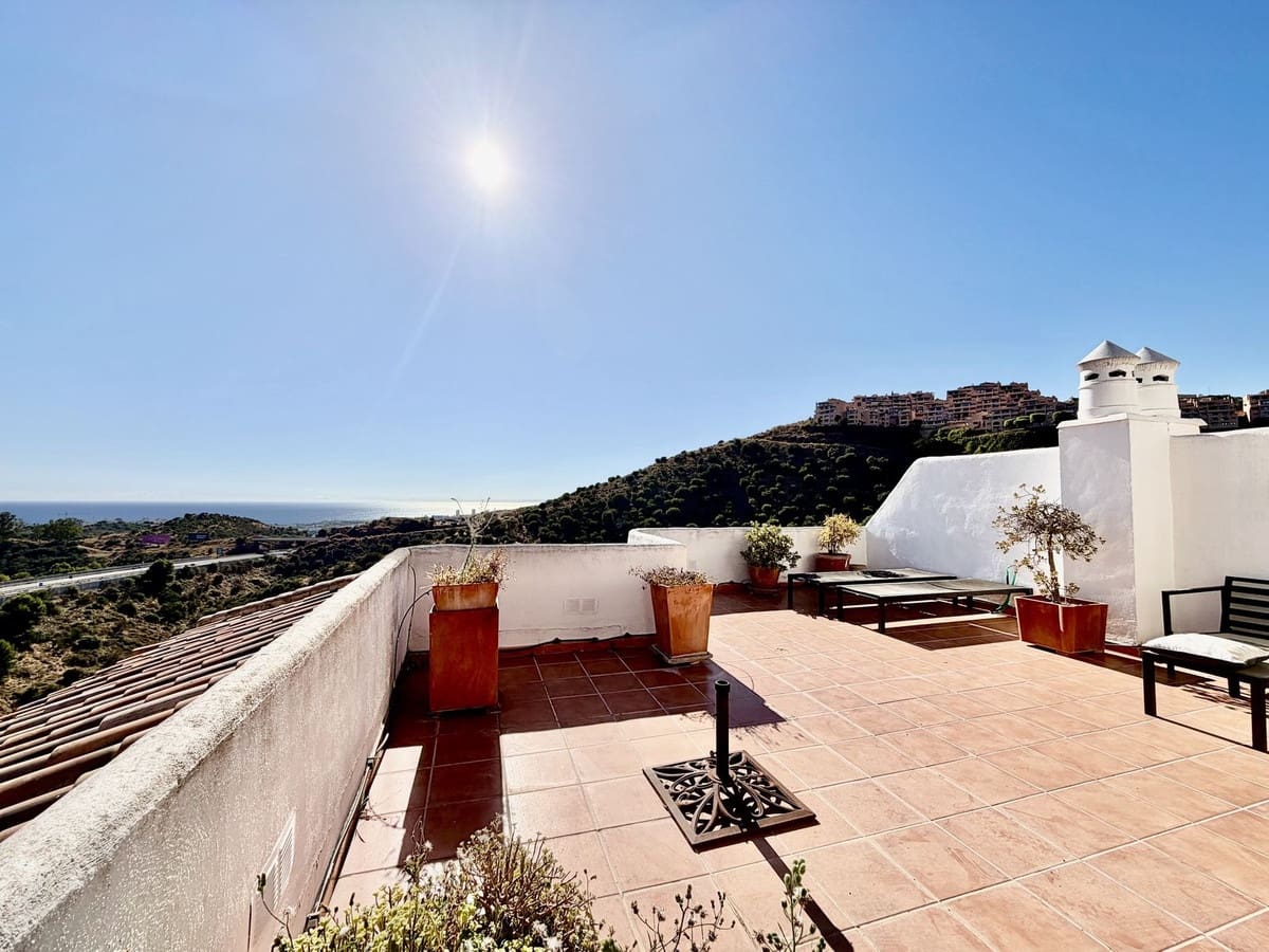 2 slaapkamer Penthouse te koop in Calahonda met zwembad - € 369.000 (Ref: 10139692)