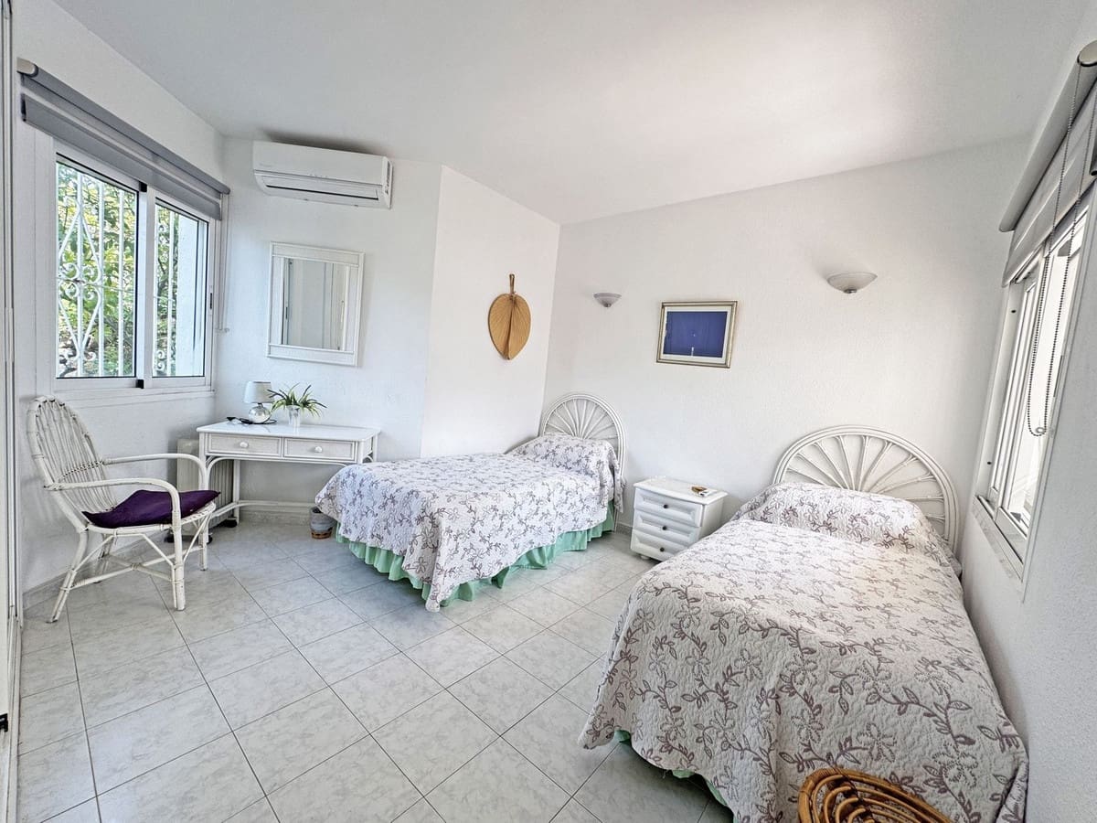 2 quarto Apartamento para venda em Calahonda com piscina - 375 000 € (Ref: 10139693)