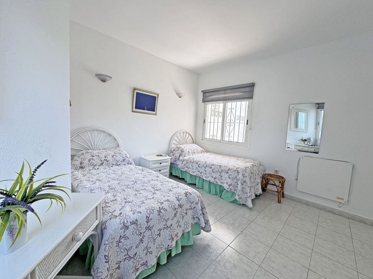 2 quarto Apartamento para venda em Calahonda com piscina - 375 000 € (Ref: 10139693)