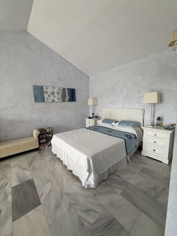 4 soverom Villa til salgs i Calahonda, Mijas med svømmebasseng garasje - € 950 000 (Ref: 10139771)