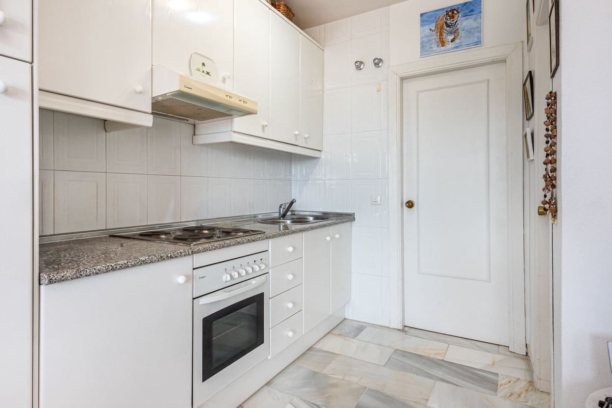 1 sovrum Lägenhet till salu i Manilva med pool - 199 000 € (Ref: 10150365)