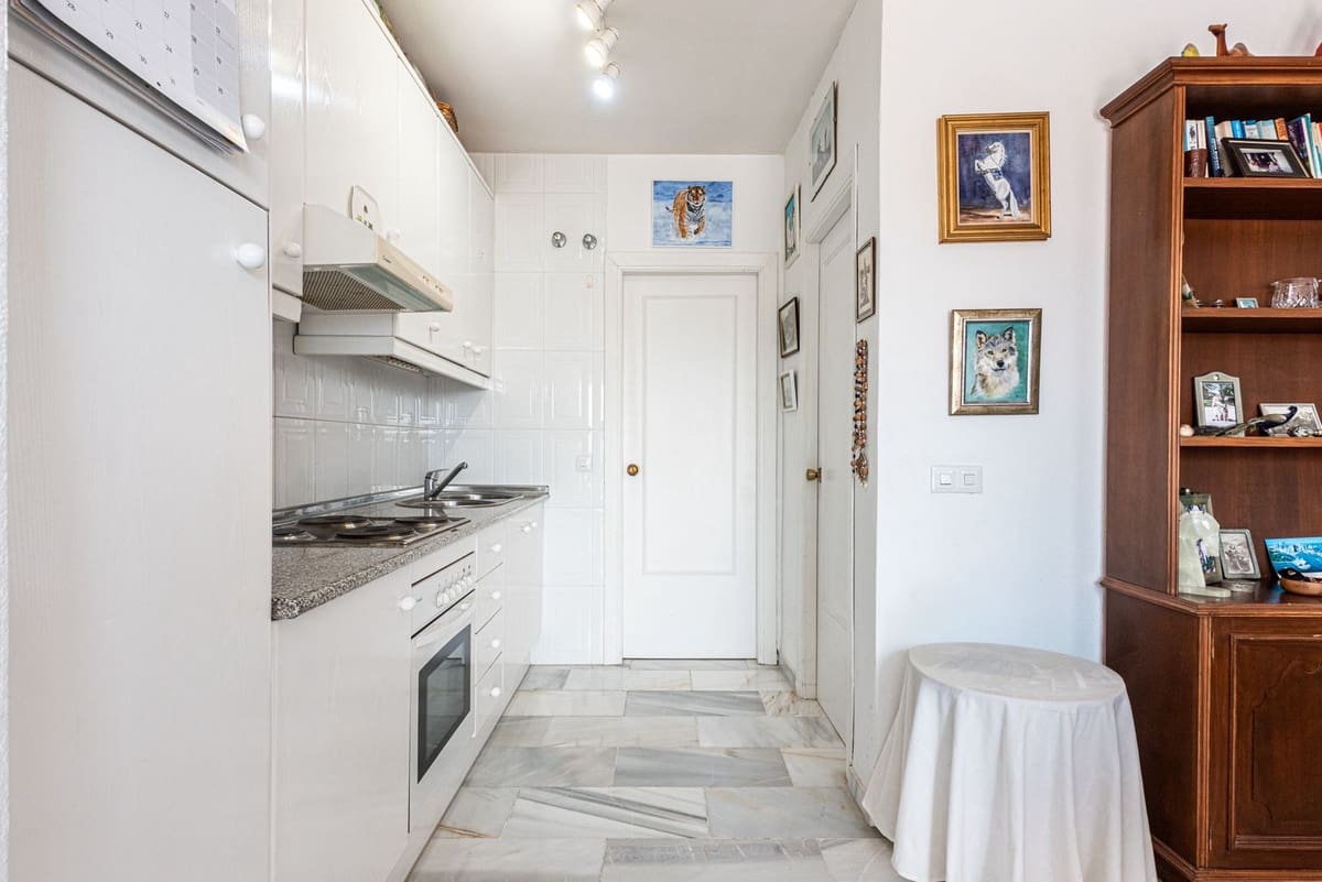 1 sovrum Lägenhet till salu i Manilva med pool - 199 000 € (Ref: 10150365)