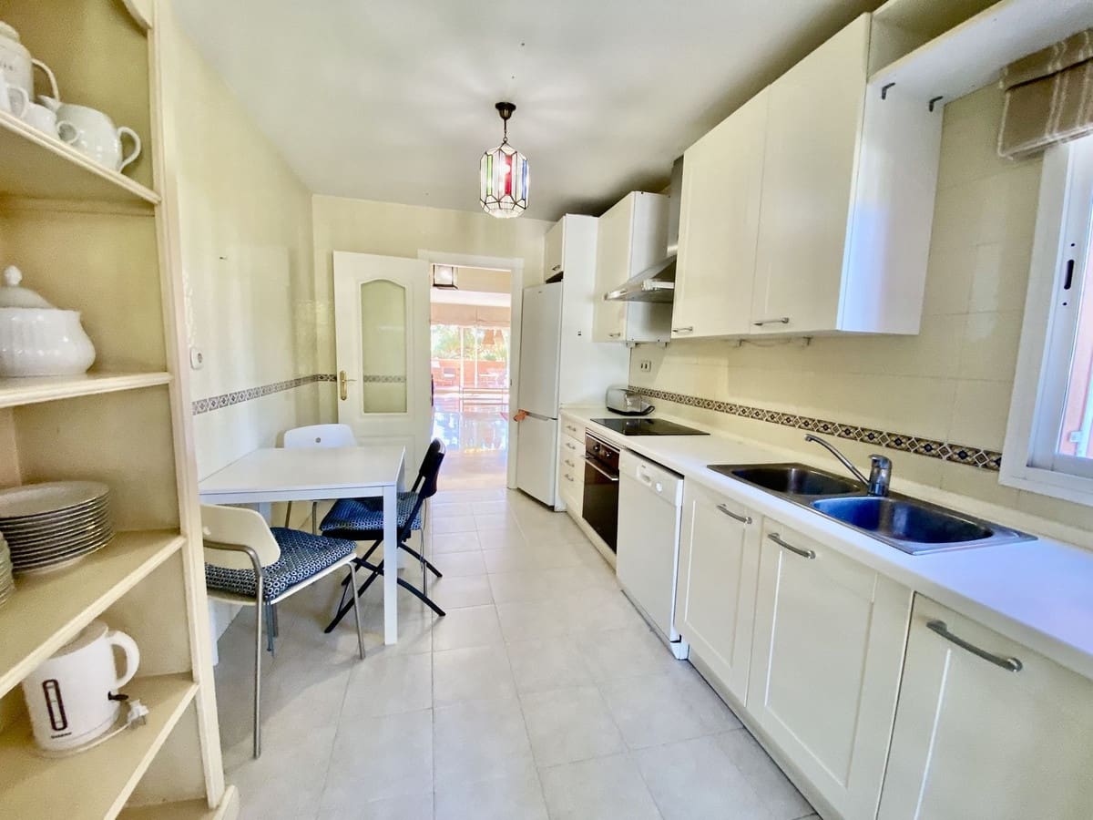 2 bedroom Apartment for sale in Guadalmina with pool garage - € 630,000 (Ref: 10161599)