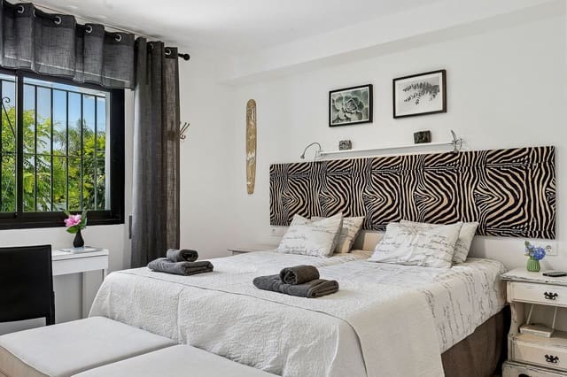 3 chambre Maison de Ville à vendre à San Pedro de Alcantara, Marbella avec piscine - 875 000 € (Ref: 10161774)