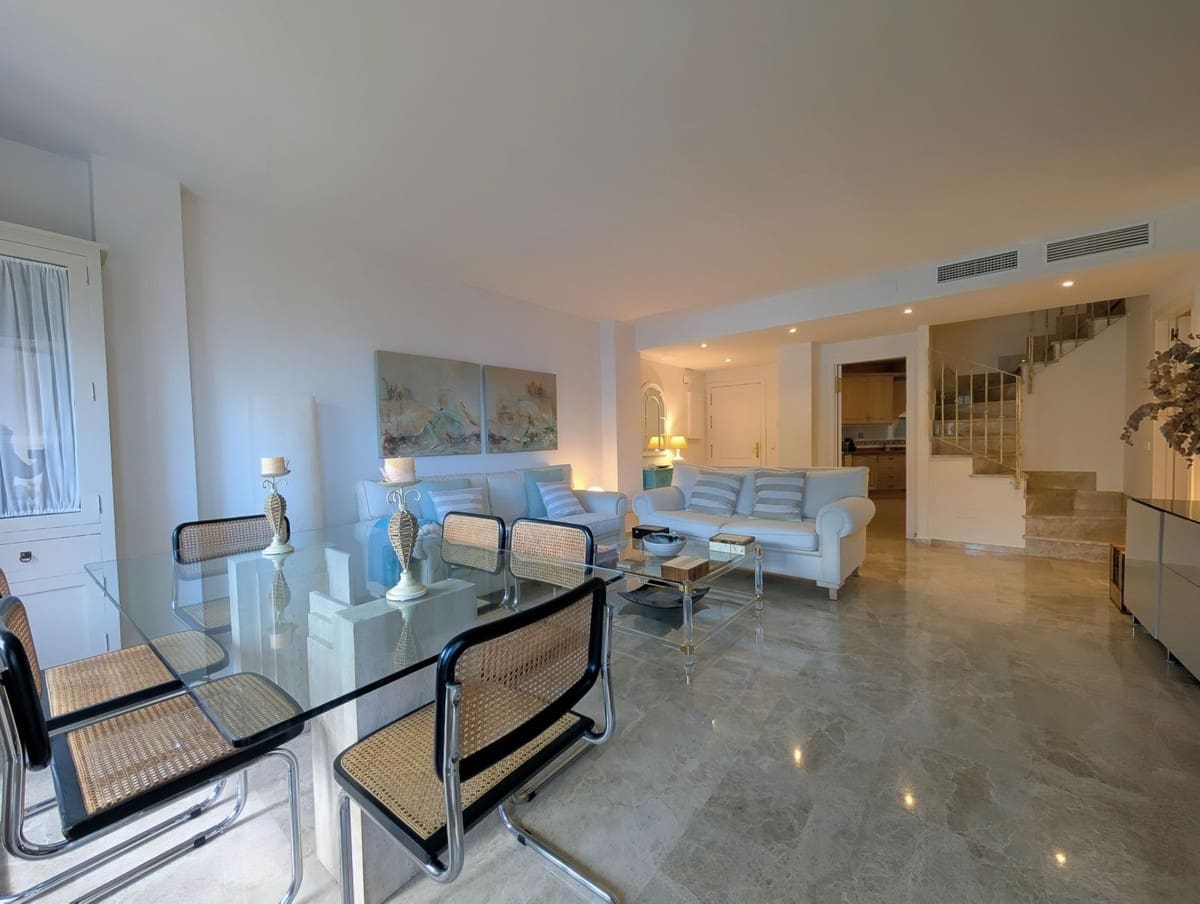 4 quarto Penthouse para venda em San Pedro de Alcantara com piscina garagem - 1 175 000 € (Ref: 10162278)