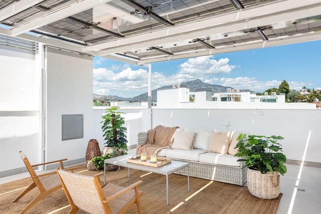 4 makuuhuone Omakotitalo myytävänä paikassa San Pedro de Alcantara, Marbella mukana uima-altaan 
autotalli - 1 395 000 € (Ref: 10162375)