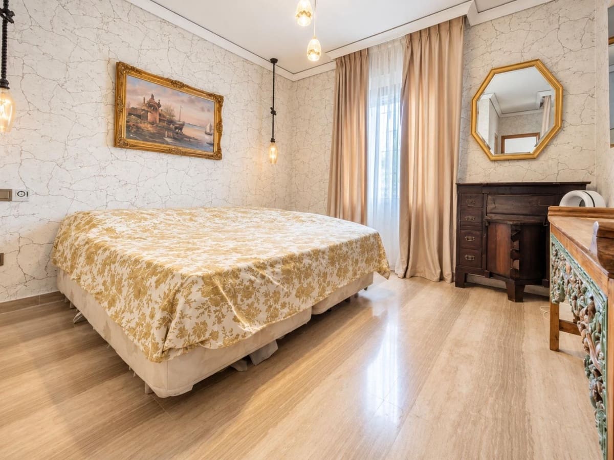 4 bedroom Villa for sale in Guadalmina with pool garage - € 1,895,000 (Ref: 10162377)