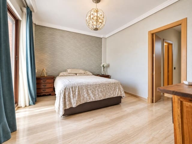 4 bedroom Villa for sale in Guadalmina Baja, Marbella with pool garage - € 1,895,000 (Ref: 10162377)