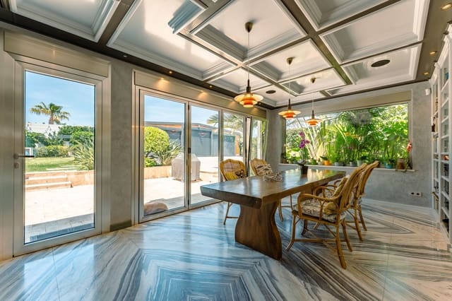 4 sypialnia Willa na sprzedaż w San Pedro de Alcantara, Marbella z basenem garażem - 5 850 000 € (Ref: 10162379)