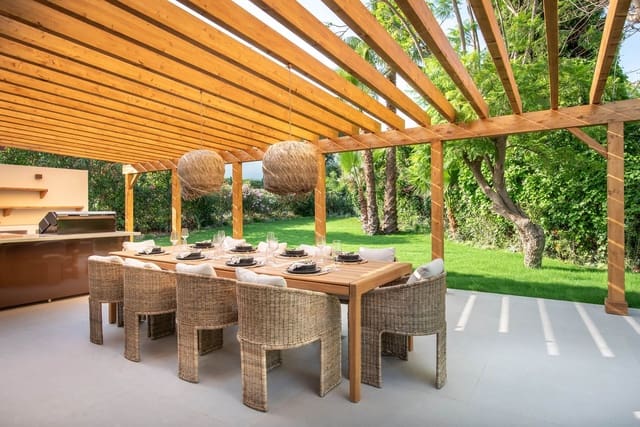 4 soverom Villa til salgs i Guadalmina Alta, Marbella med svømmebasseng garasje - € 2 950 000 (Ref: 10165082)