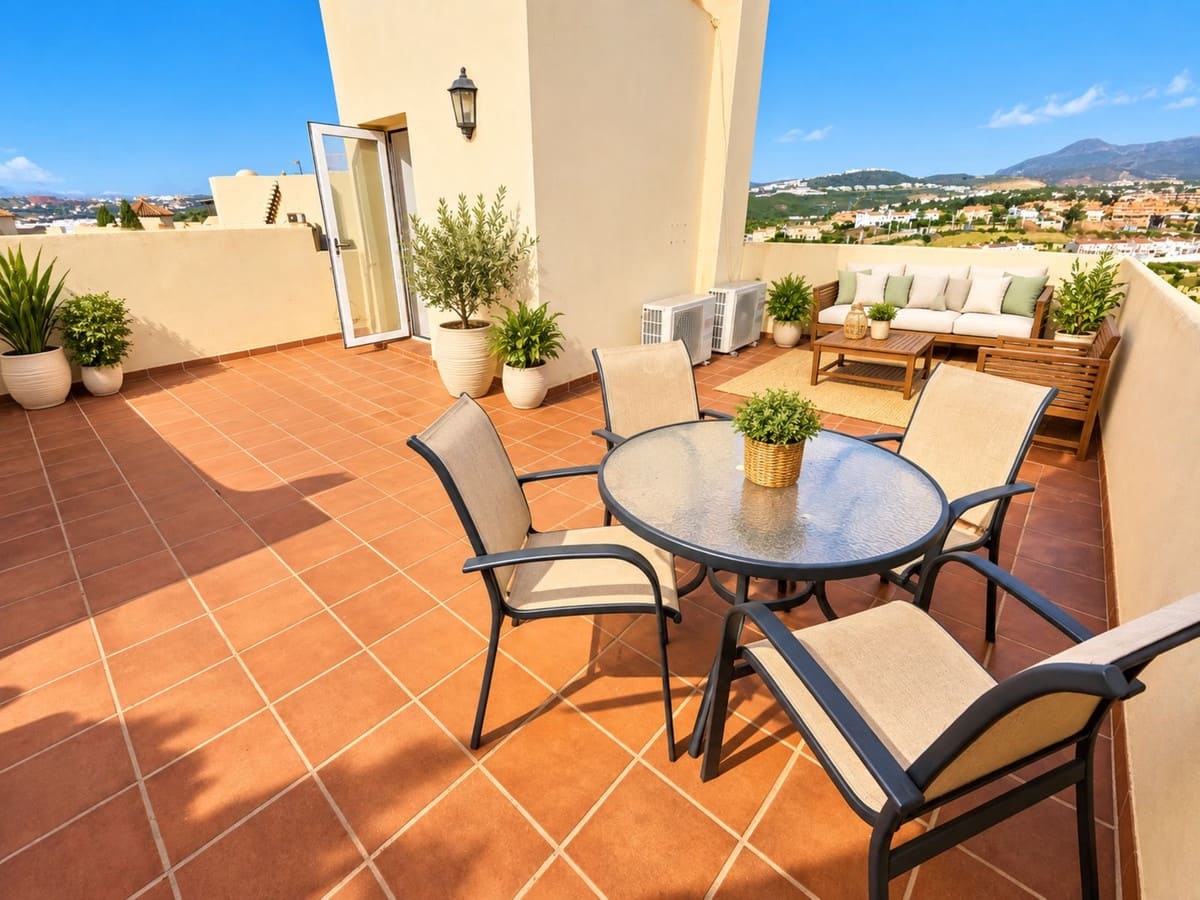 3 sypialnia Penthouse na sprzedaż w Casares z basenem - 299 950 € (Ref: 10165254)