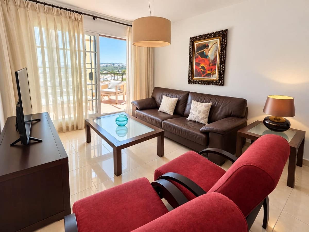 3 makuuhuone Huoneisto myytävänä paikassa La Duquesa / Puerto de la Duquesa mukana uima-altaan 
autotalli - 355 000 € (Ref: 10165295)