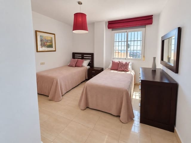 3 makuuhuone Huoneisto myytävänä paikassa La Duquesa / Puerto de la Duquesa, Manilva mukana uima-altaan 
autotalli - 355 000 € (Ref: 10165295)