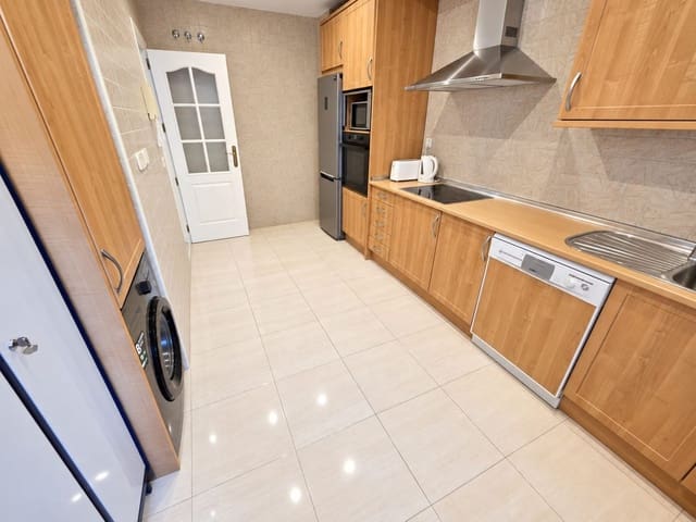 3 makuuhuone Huoneisto myytävänä paikassa La Duquesa / Puerto de la Duquesa, Manilva mukana uima-altaan 
autotalli - 355 000 € (Ref: 10165295)