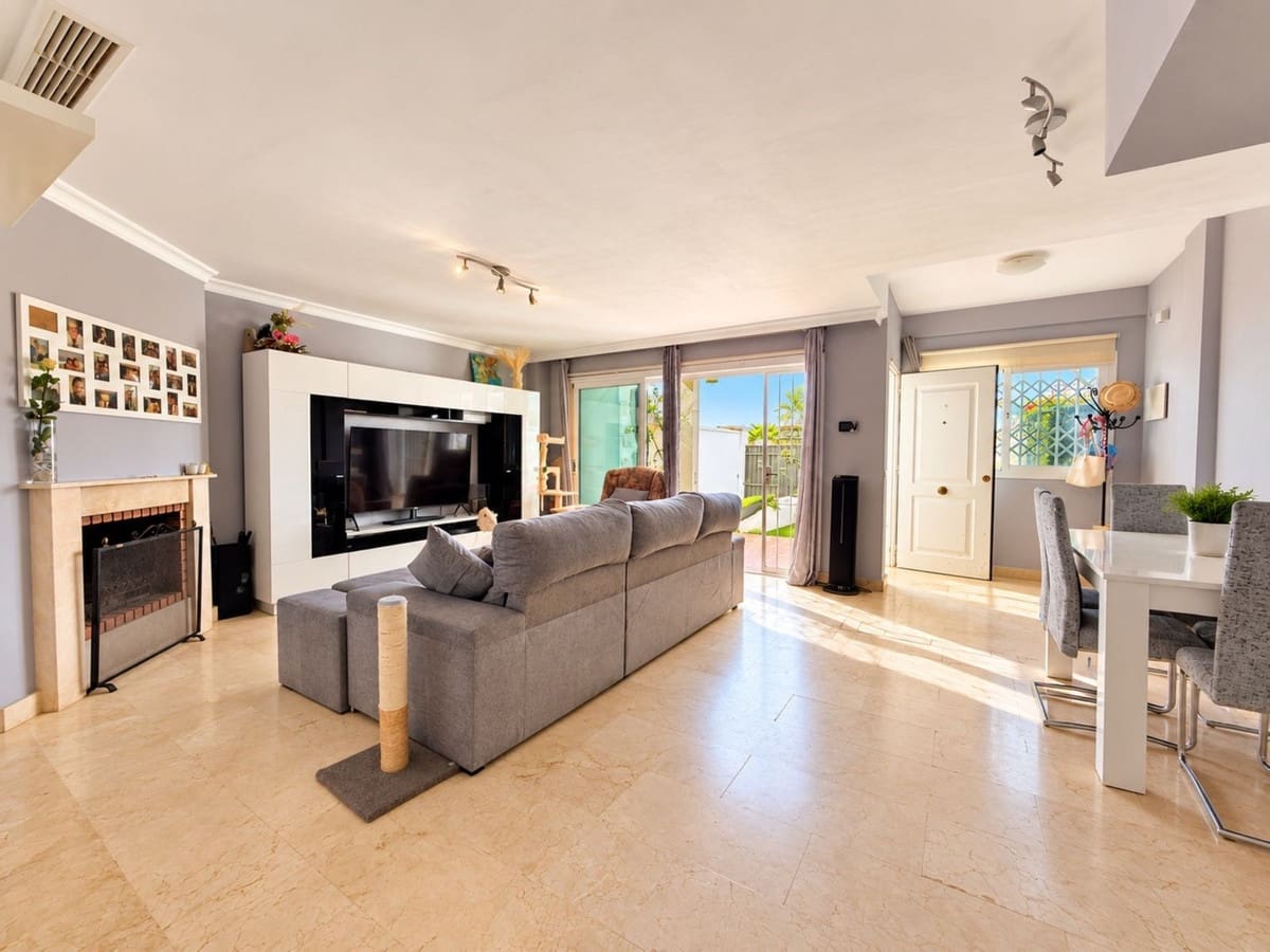 4 bedroom Townhouse for sale in Manilva with pool garage - € 575,000 (Ref: 10166772)