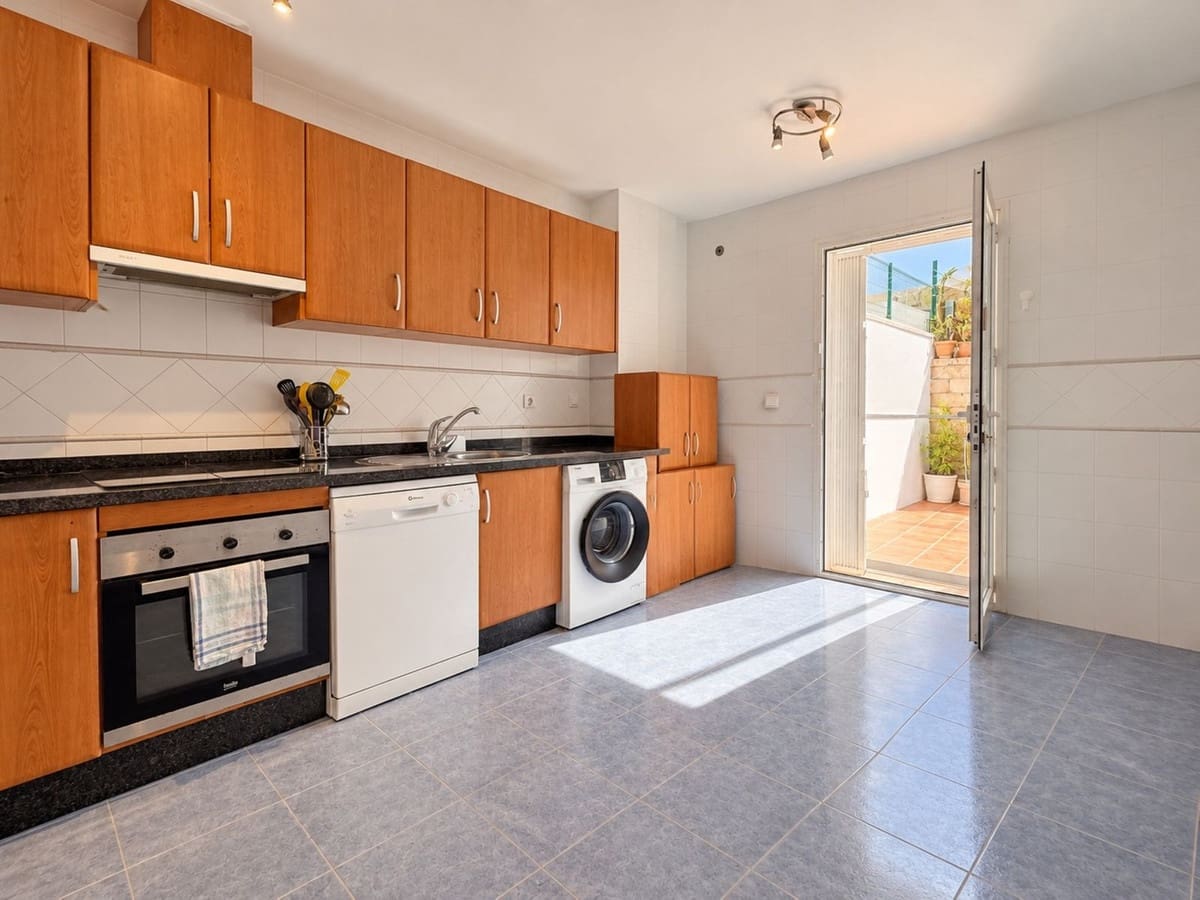 4 bedroom Townhouse for sale in Manilva with pool garage - € 575,000 (Ref: 10166772)