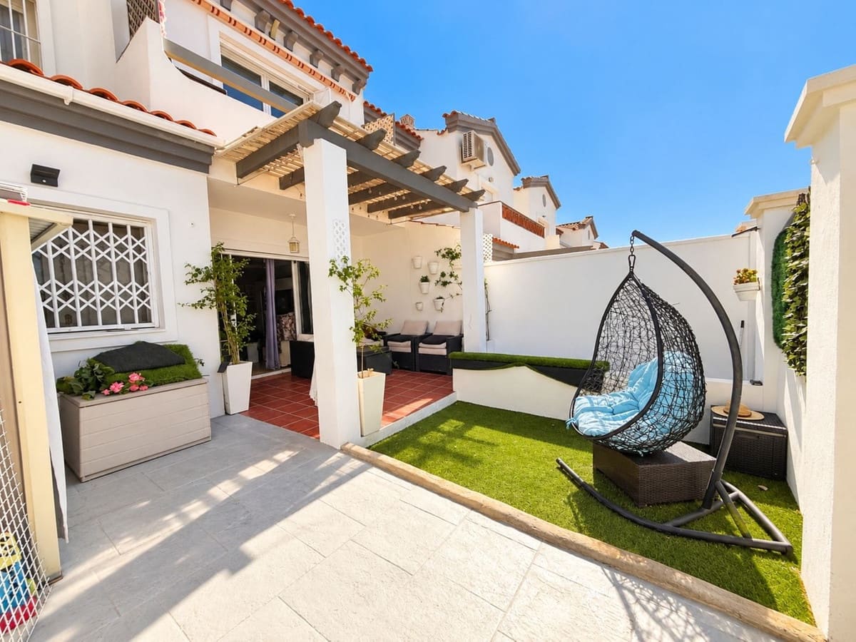 4 bedroom Townhouse for sale in Manilva with pool garage - € 575,000 (Ref: 10166772)