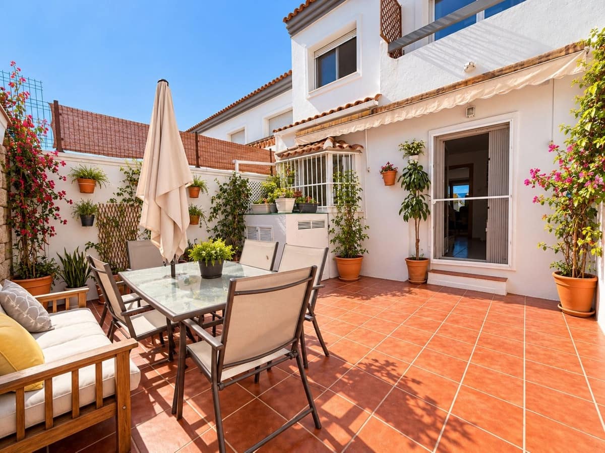 4 bedroom Townhouse for sale in Manilva with pool garage - € 575,000 (Ref: 10166772)