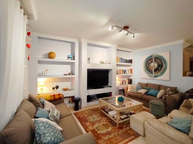 5 slaapkamer Huis te koop in Punta de la Chullera, Manilva met zwembad garage - € 499.900 (Ref: 10168716)