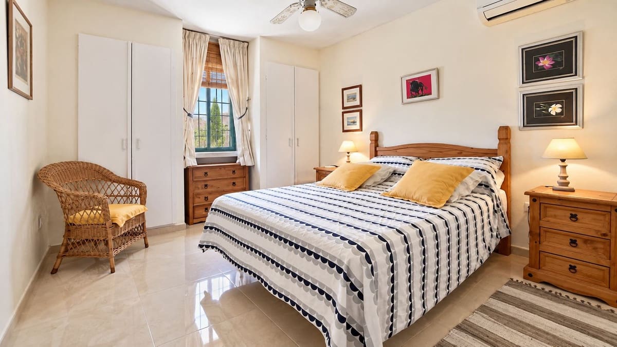 3 Zimmer Haus zu verkaufen in Casares mit Pool - 450.000 € (Ref: 10168781)