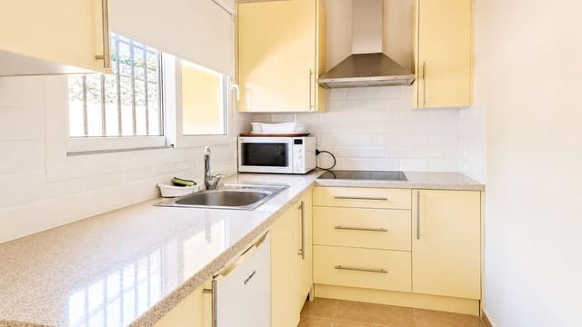 5 makuuhuone Huvila myytävänä paikassa La Duquesa / Puerto de la Duquesa, Manilva mukana uima-altaan 
autotalli - 980 000 € (Ref: 10169104)
