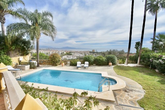 3 soveværelse Villa til salg i La Duquesa / Puerto de la Duquesa, Manilva med swimmingpool garage - € 998.000 (Ref: 10173907)
