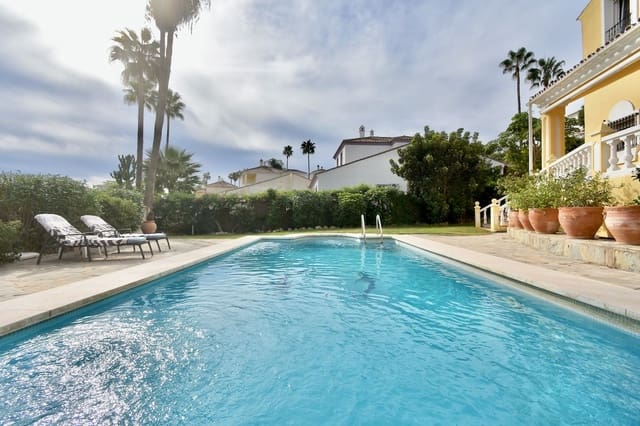 3 soveværelse Villa til salg i La Duquesa / Puerto de la Duquesa, Manilva med swimmingpool garage - € 998.000 (Ref: 10173907)