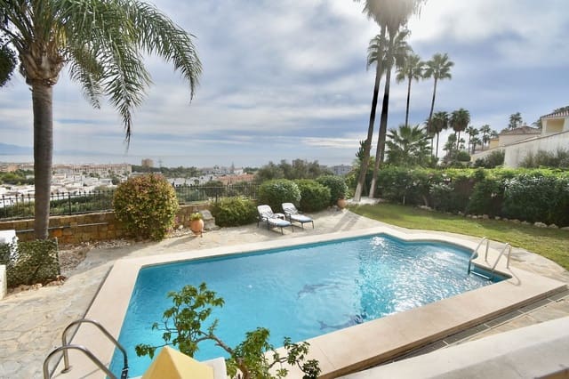 3 soveværelse Villa til salg i La Duquesa / Puerto de la Duquesa, Manilva med swimmingpool garage - € 998.000 (Ref: 10173907)
