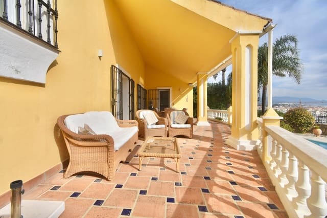 3 soveværelse Villa til salg i La Duquesa / Puerto de la Duquesa, Manilva med swimmingpool garage - € 998.000 (Ref: 10173907)