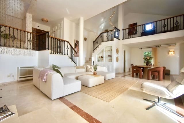 3 soveværelse Villa til salg i La Duquesa / Puerto de la Duquesa, Manilva med swimmingpool garage - € 998.000 (Ref: 10173907)