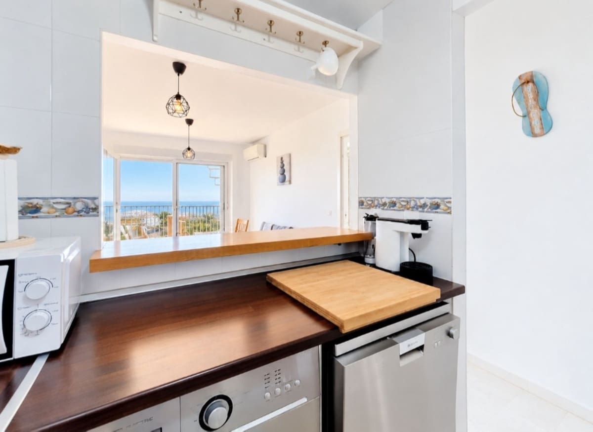 2 bedroom Penthouse for sale in Casares with pool garage - € 265,000 (Ref: 10173939)