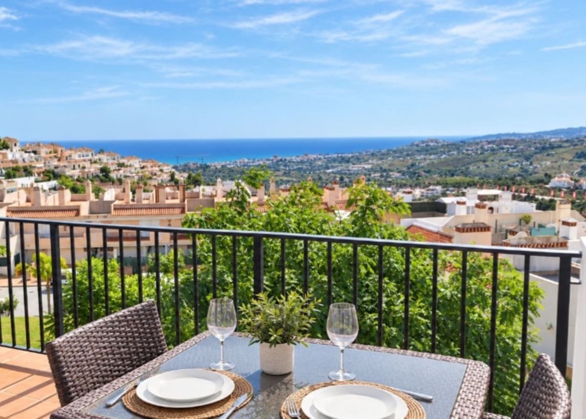 2 bedroom Penthouse for sale in Casares with pool garage - € 265,000 (Ref: 10173939)