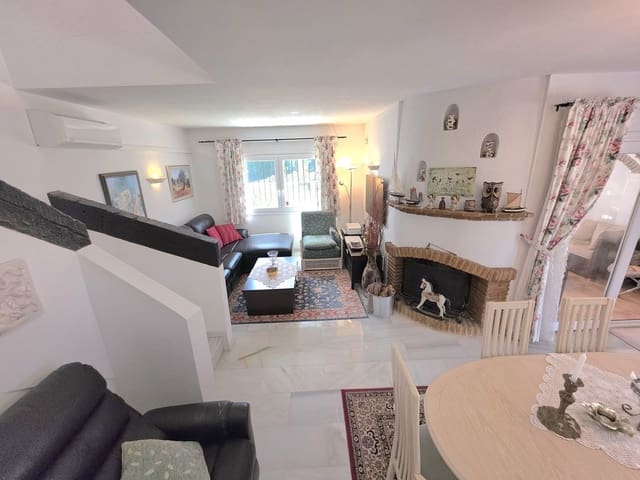 3 soverom Hus til salgs i Calahonda, Mijas med svømmebasseng garasje - € 464 000 (Ref: 10174000)
