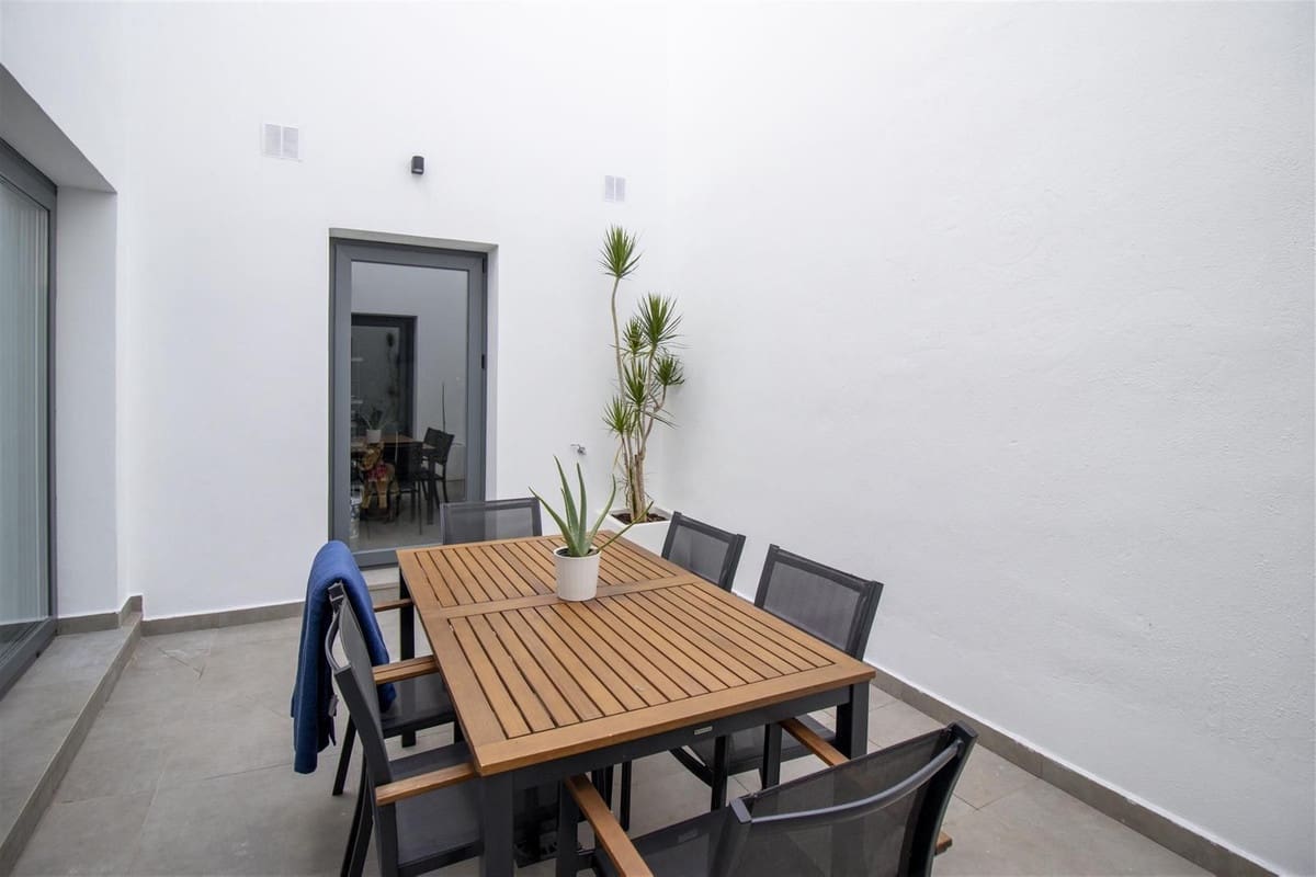 3 soverom Hus til salgs i San Pedro de Alcantara med svømmebasseng garasje - € 900 000 (Ref: 10175259)
