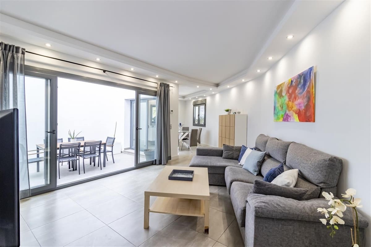 3 soverom Hus til salgs i San Pedro de Alcantara med svømmebasseng garasje - € 900 000 (Ref: 10175259)