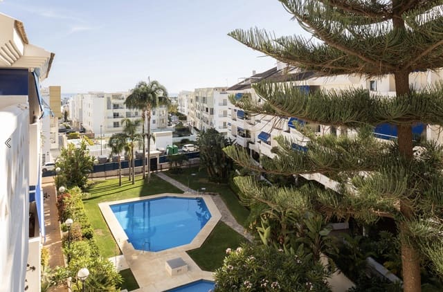 4 bedroom Penthouse for sale in San Pedro de Alcántara Pueblo, Marbella with pool garage - € 1,295,000 (Ref: 10175261)