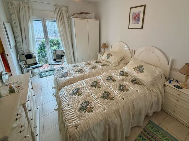 1 bedroom Apartment for sale in Benamara, Estepona with pool - € 225,000 (Ref: 10175276)