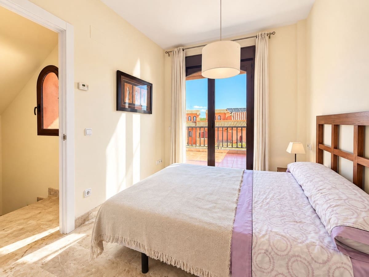 3 soverom Penthouse til salgs i Estepona med svømmebasseng garasje - € 399 000 (Ref: 10175284)
