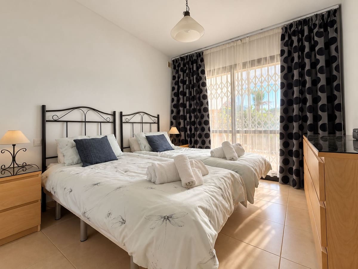 3 slaapkamer Villa te koop in Calahonda met zwembad garage - € 599.000 (Ref: 10180599)