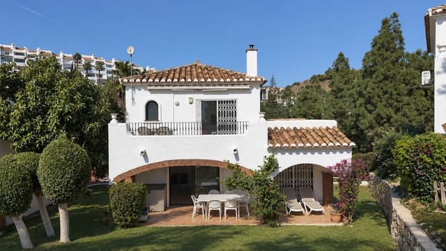 3 soveværelse Villa til salg i Calahonda, Mijas med swimmingpool garage - € 599.000 (Ref: 10180599)