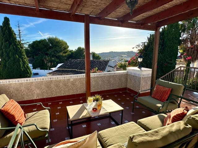 Chalet de 3 habitaciones en La Cala de Mijas, Mijas en venta con piscina garaje - 725.000 € (Ref: 10183103)