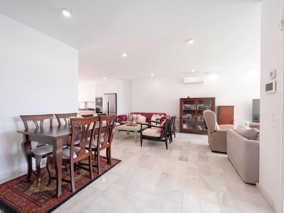 Chalet de 4 habitaciones en Marbella en venta con piscina - 795.000 € (Ref: 10183436)
