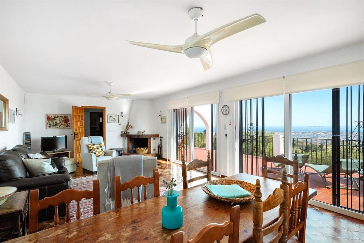 Chalet de 4 habitaciones en Valtocado en venta con piscina garaje - 860.000 € (Ref: 10183530)