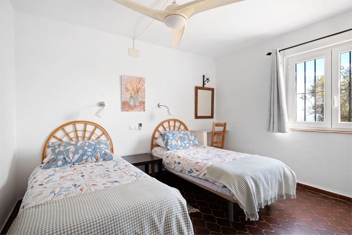 Chalet de 4 habitaciones en Valtocado en venta con piscina garaje - 860.000 € (Ref: 10183530)