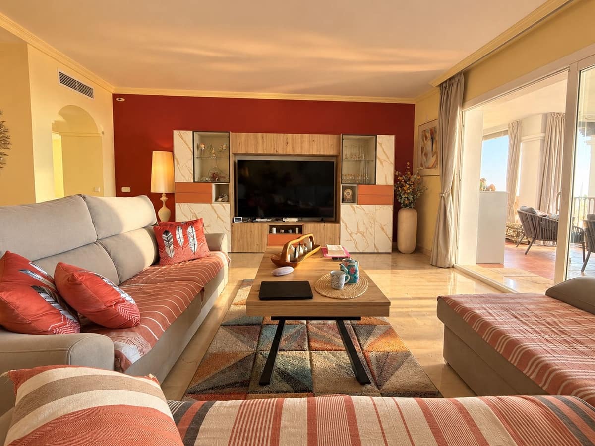 2 slaapkamer Appartement te koop in Calahonda met zwembad garage - € 450.000 (Ref: 10185998)