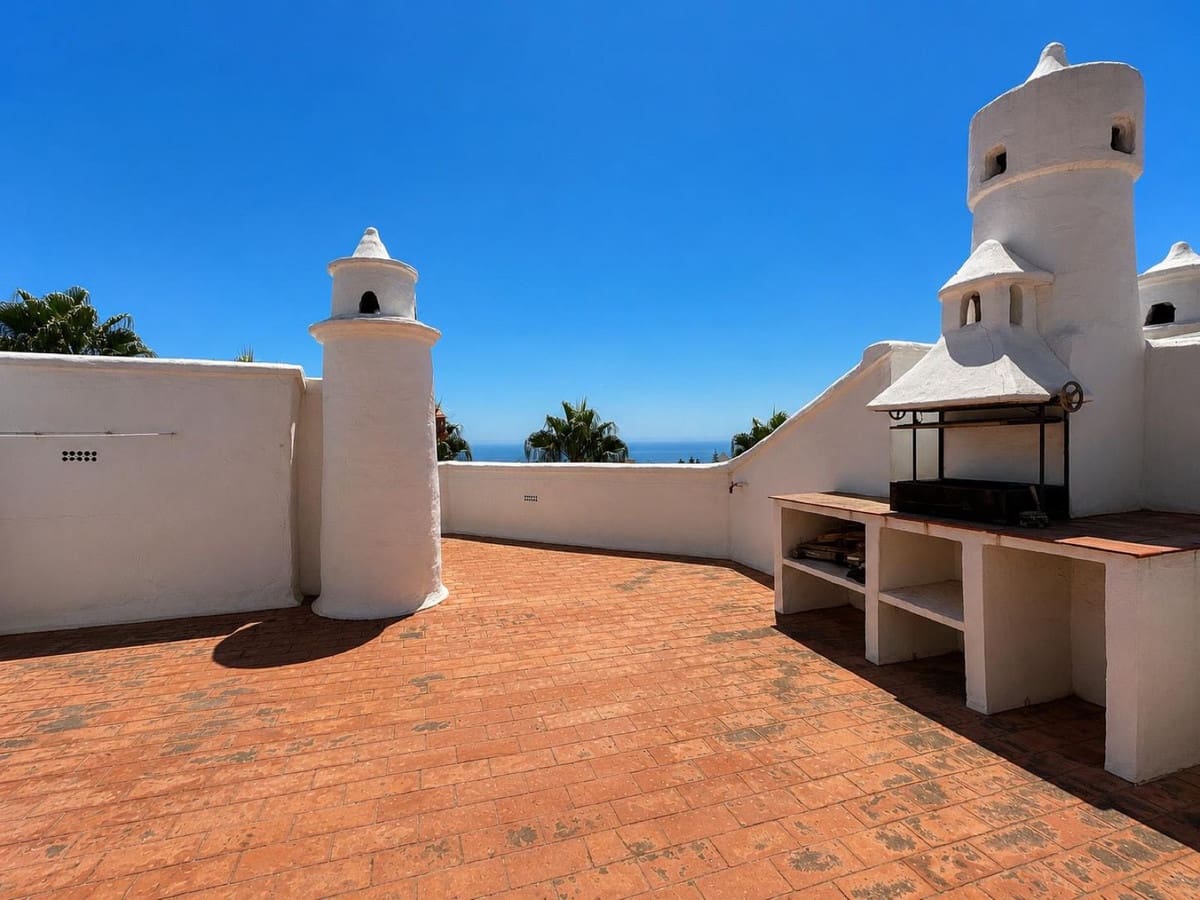 2 slaapkamer Penthouse te koop in Calahonda met zwembad - € 475.000 (Ref: 10186008)