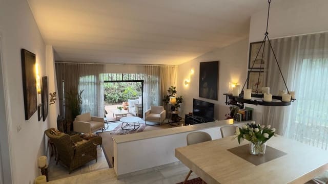 3 soveværelse Villa til salg i Calahonda, Mijas med swimmingpool garage - € 685.000 (Ref: 10186063)