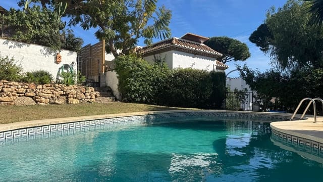 3 soveværelse Villa til salg i Calahonda, Mijas med swimmingpool garage - € 685.000 (Ref: 10186063)