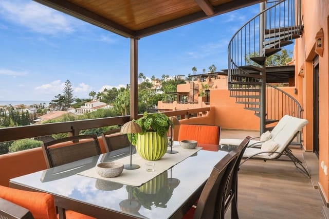 Ático de 3 habitaciones en Estepona en venta con piscina garaje - 550.000 € (Ref: 10187615)